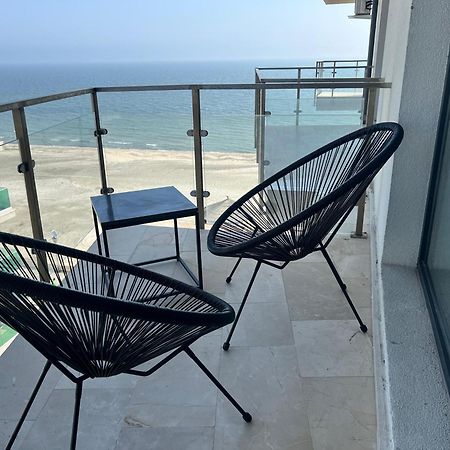 Cosmopolitan - Studio Pe Plaja Cu Vedere La Mare & Loc Parcare Gratis Năvodari Exterior foto