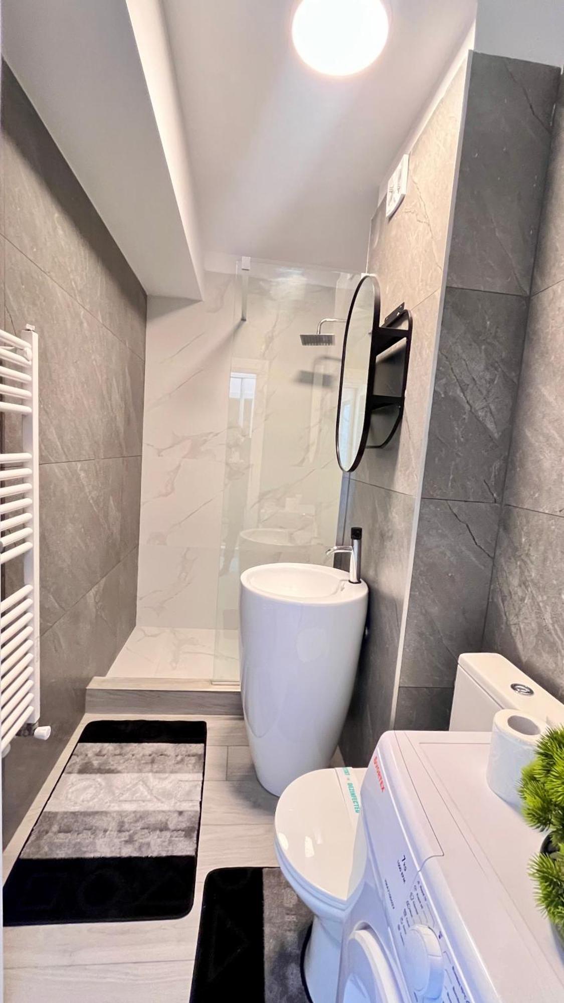 Cosmopolitan - Studio Pe Plaja Cu Vedere La Mare & Loc Parcare Gratis Năvodari Exterior foto